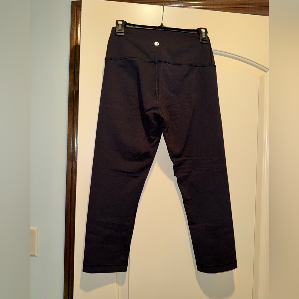 Lululemon Athletica Black Wunder Under Leggings 23’ - Picture 2 of 2